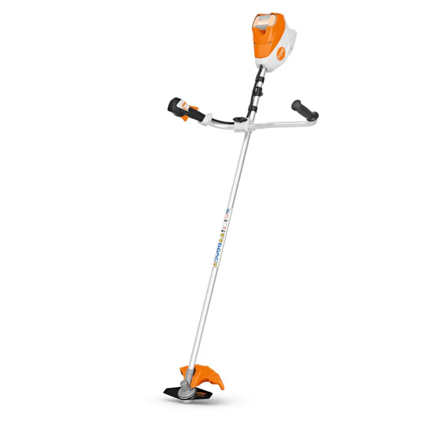 Akku-Freischneider STIHL FSA 120 – Leistungsstark, leicht und ergonomisch, ideal für die Pflege von Gartenflächen, kompatibel mit allen AP-System-Akkus.