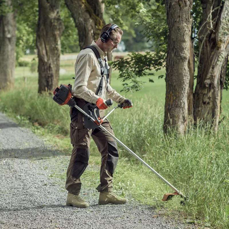 Benzin-Freischneider Husqvarna 325R – leistungsstark, robust und ideal für anspruchsvolle Garten- und Grundstücksarbeiten – Bild 2