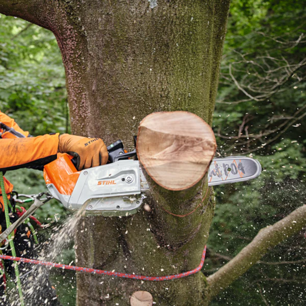 Husqvarna 445-45SN Benzin-Kettensäge – leistungsstark, robust und ideal für anspruchsvolle Schneidarbeiten – Bild 2